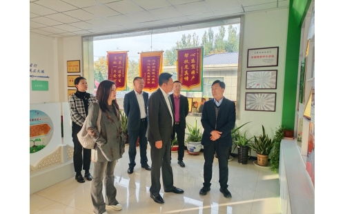 金鳳區(qū)黨委常委、統(tǒng)戰(zhàn)部部長韓廷鋒蒞臨銀川伊百盛調(diào)研民族團(tuán)結(jié)進(jìn)步創(chuàng)建工作