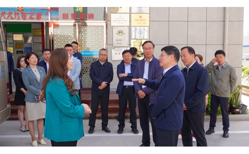 自治區(qū)人大督查團(tuán)深入企業(yè)調(diào)研，政企共商優(yōu)化營商環(huán)境